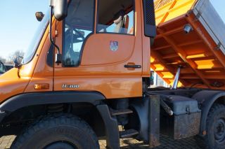  UNIMOG U 300 4x4