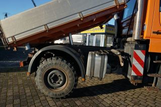  UNIMOG U 300 4x4