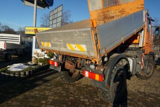  UNIMOG U 300 4x4